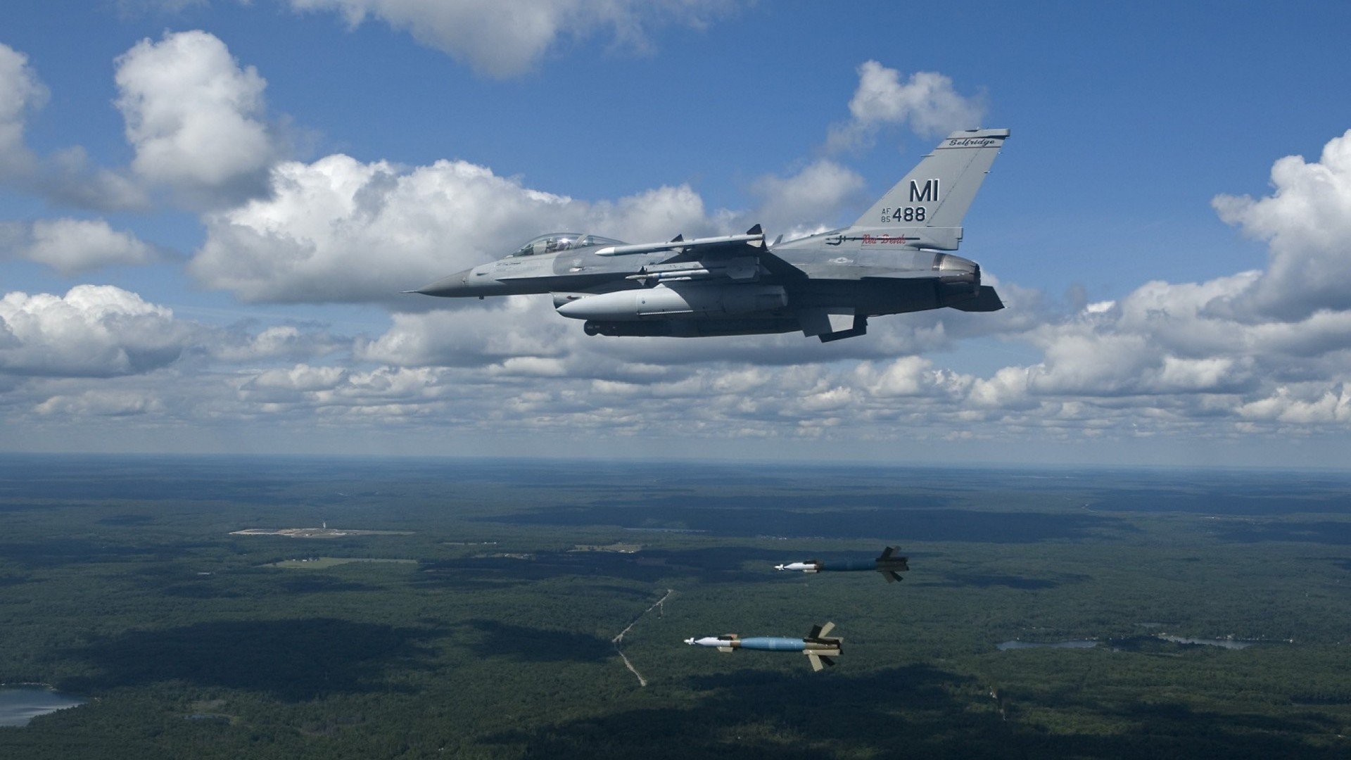 _比赛策略揭秘:如何应对强劲对手_,面对强劲的对手,我们找到缺点