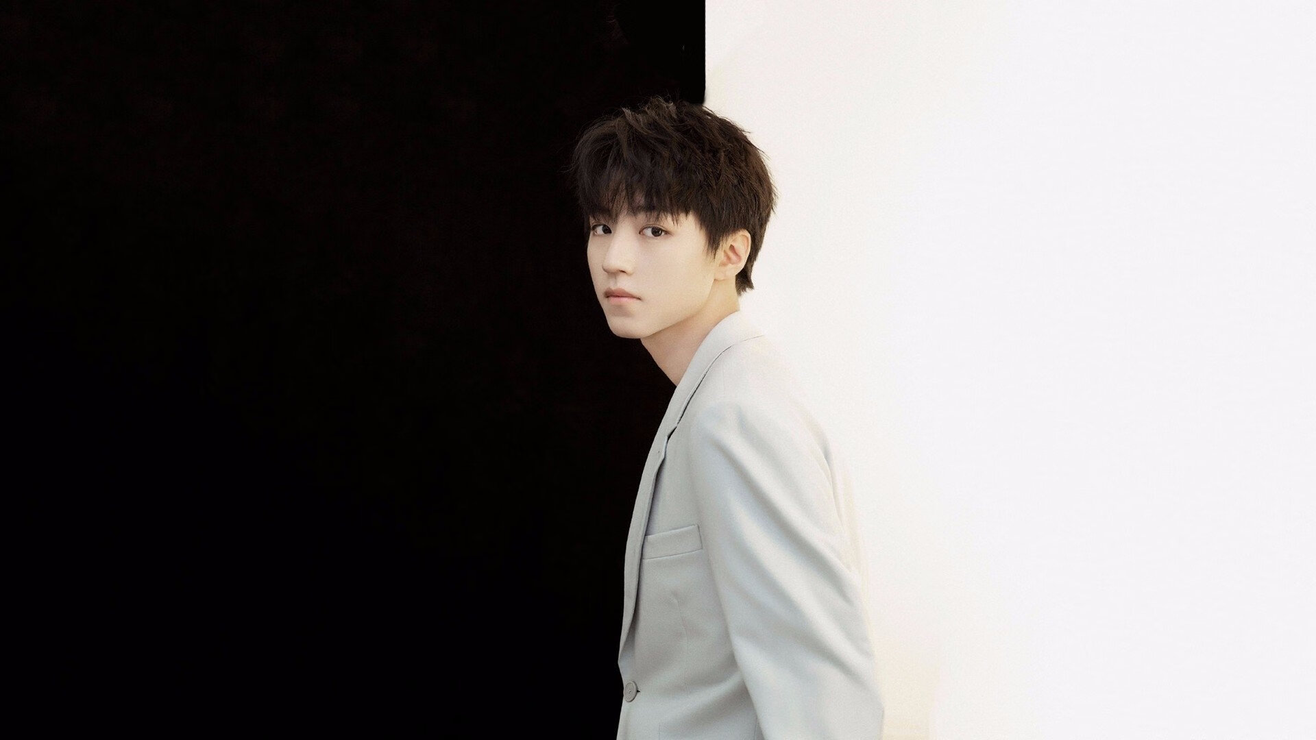 _湖人队迎来士气高涨的精彩表现_,湖人实力再次增强