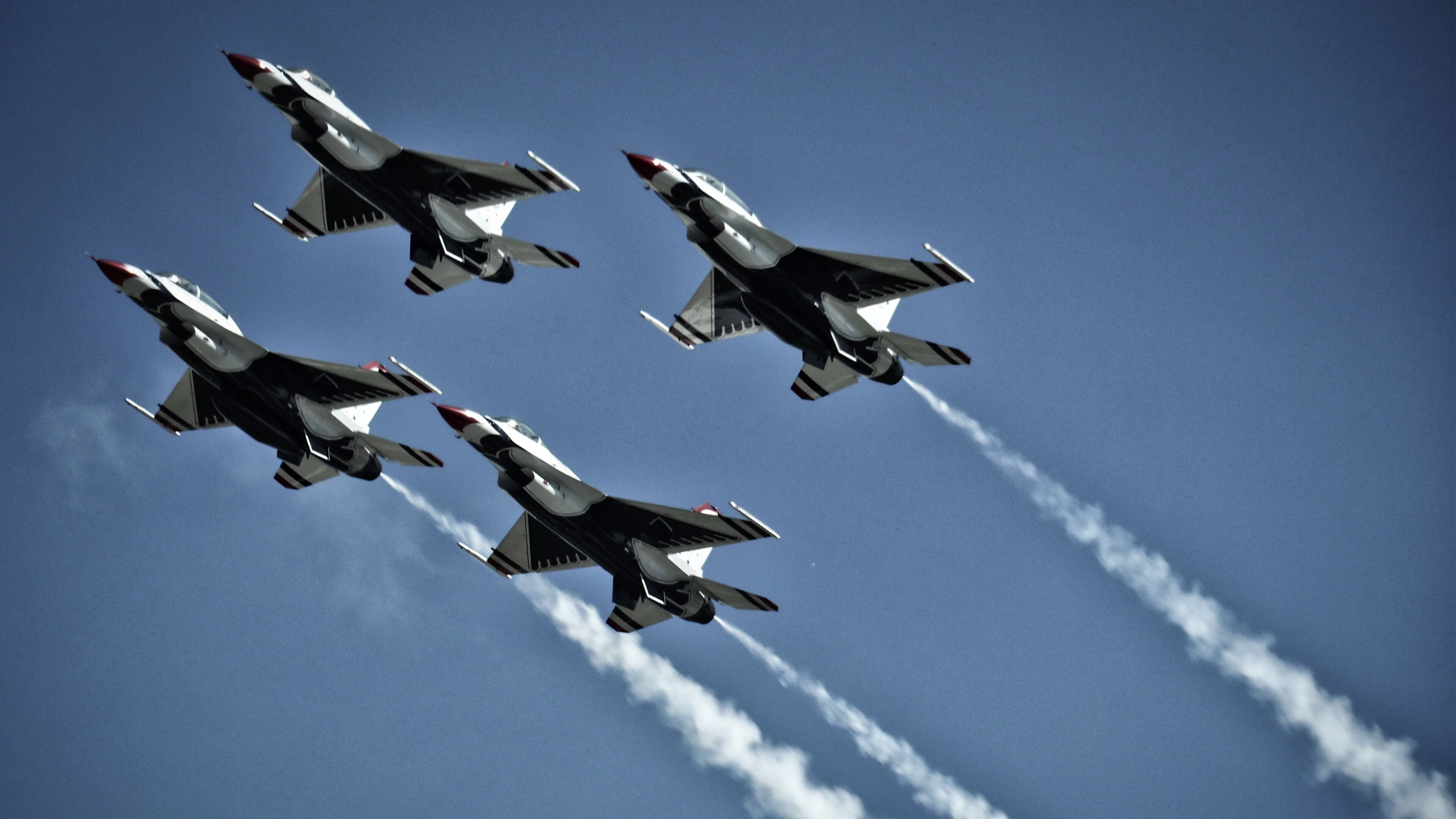 电竞直播平台用户参与度提升策略及社区建设经验,直播用户群体