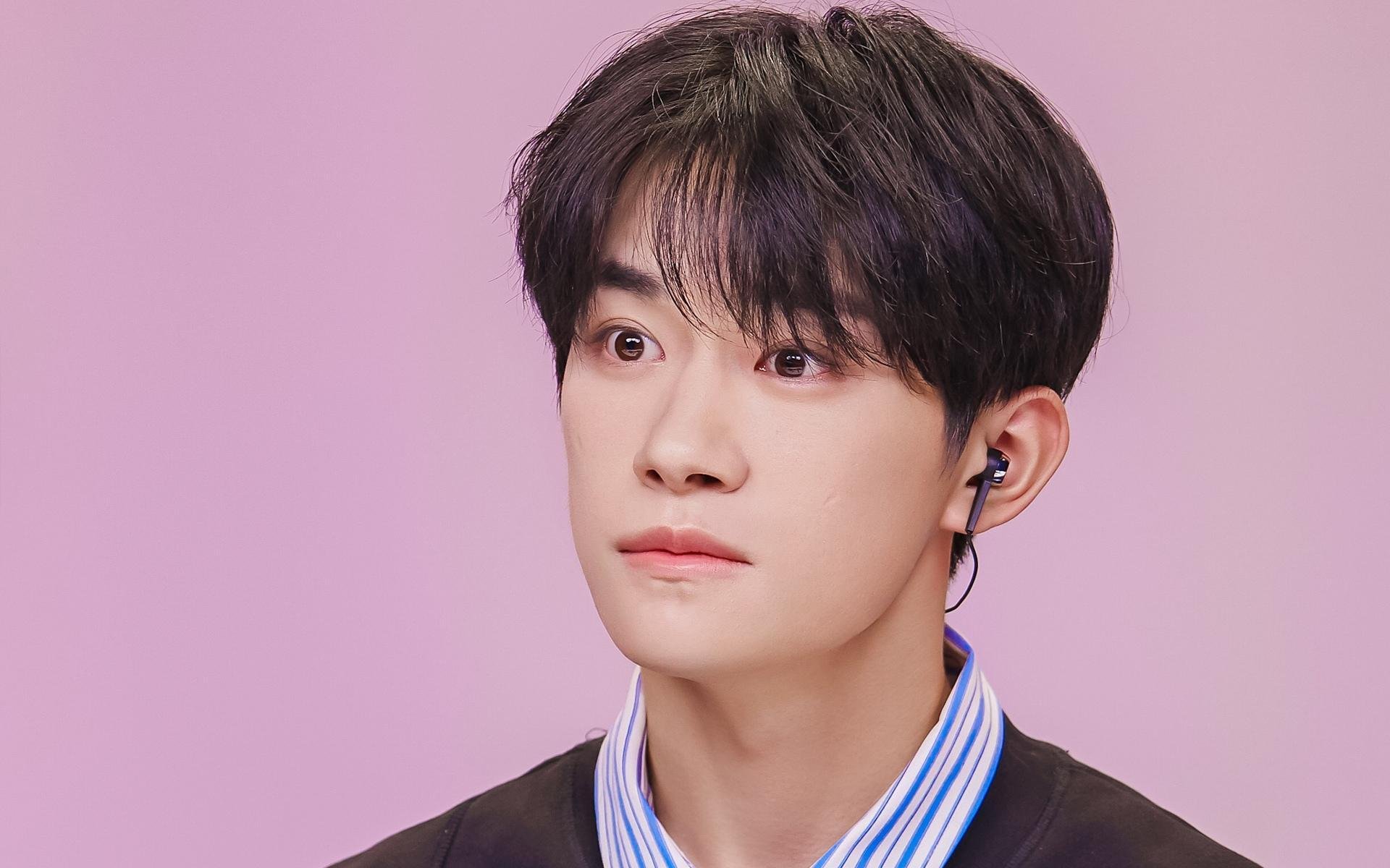 kaiyun网站-阿伦·斯密斯：全黑队进攻发动机，精准传球铸就球队胜利，阿伦-内史密斯